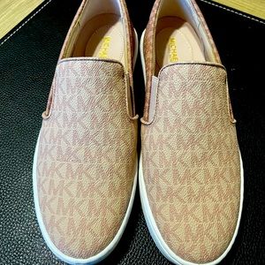 Michael Kors Women’s Shoes Size 6 US